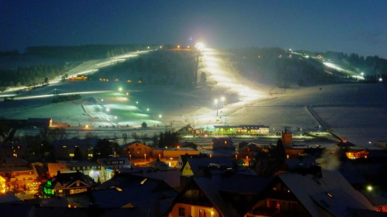 Quartier12 "Ski In & Bike Out" - Fewo Berg فيلنغن المظهر الخارجي الصورة